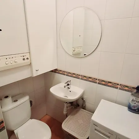 Metro Natolin Апартаменты *