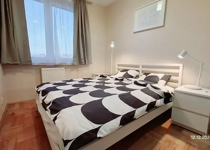 Metro Natolin * Βαρσοβία